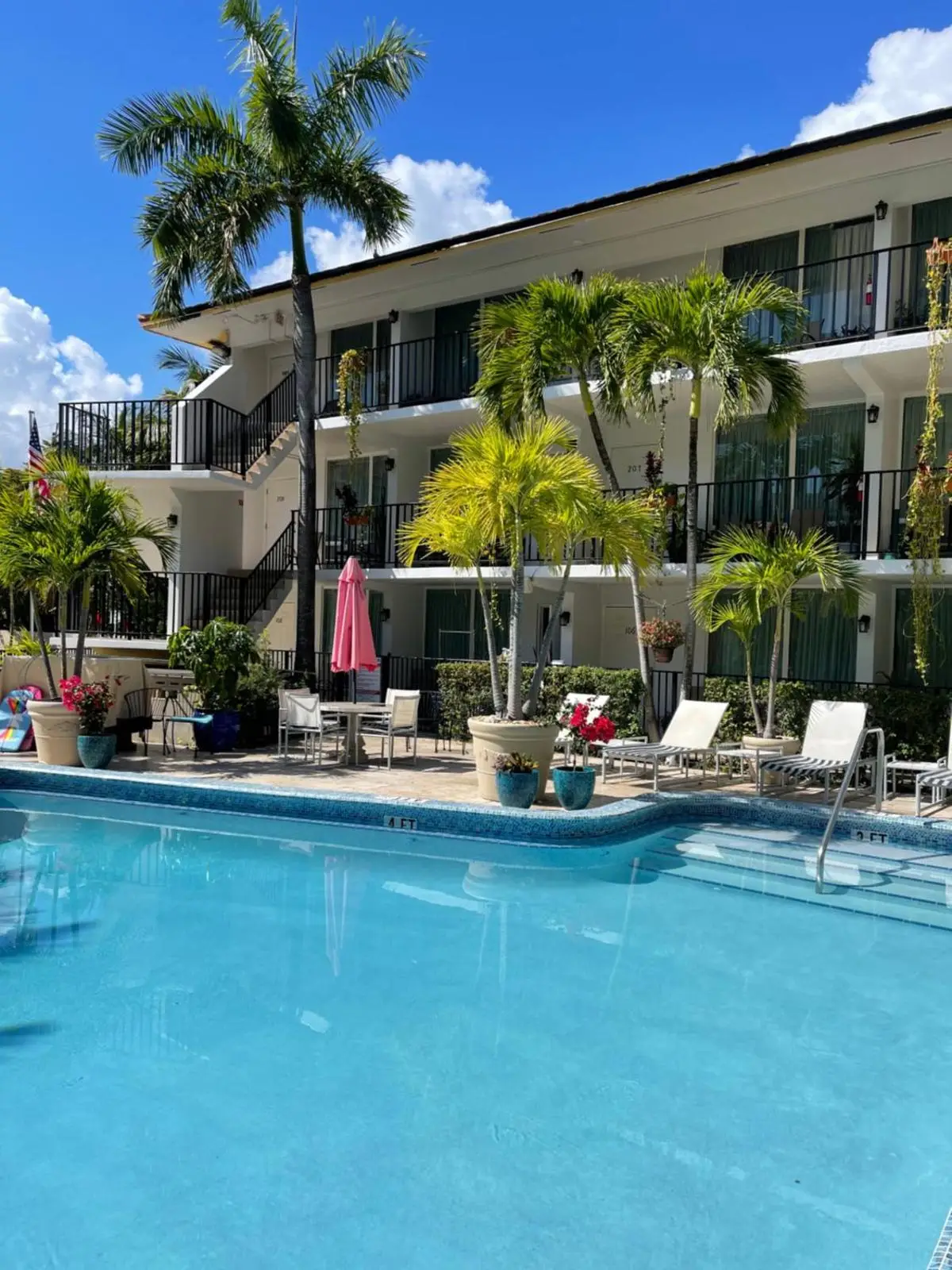 Ocean Mile Hotel 8