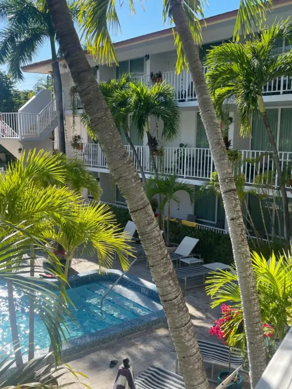Ocean Mile Hotel 5