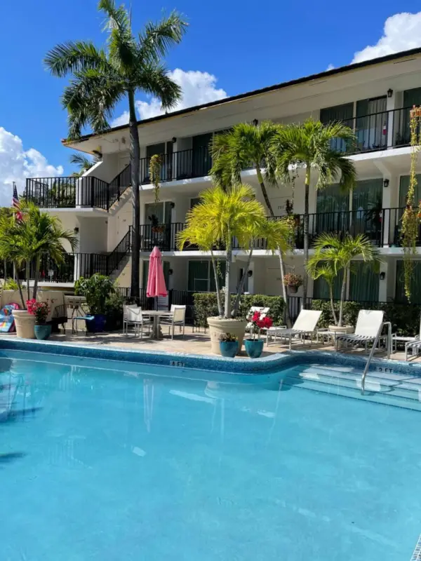 Ocean Mile Hotel 8